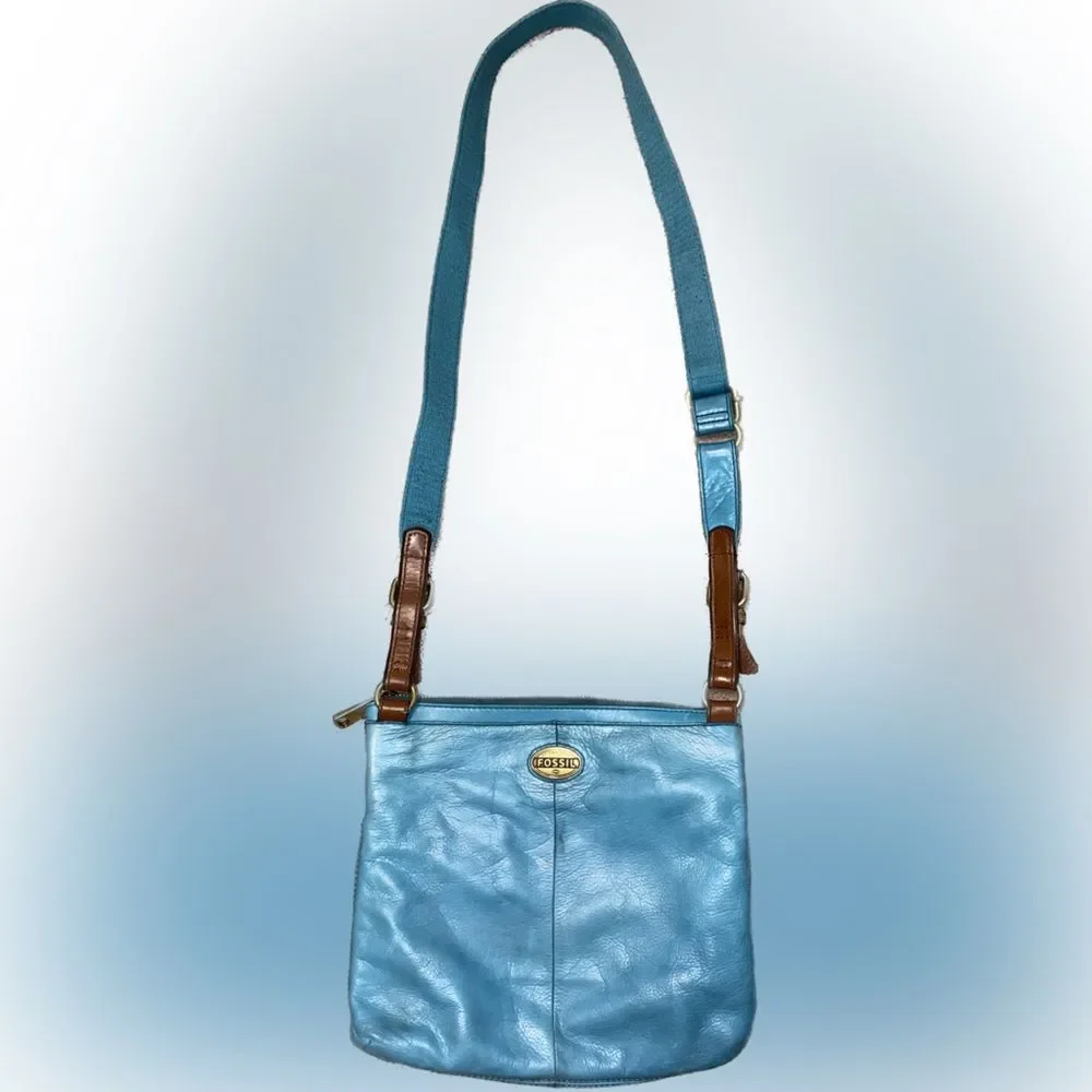 EUC Fossil Cowhide Leather Crossbody Teal 10.5L x 11.5W